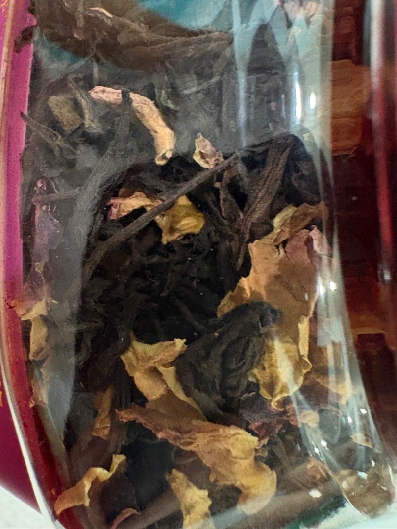 چای سیاه هندی بارمال ۲۰۰ گرمی ترکیب شده با گلبرگ‌های رز