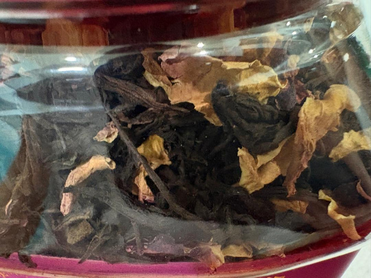 چای سیاه هندی بارمال ۲۰۰ گرمی ترکیب شده با گلبرگهای رز